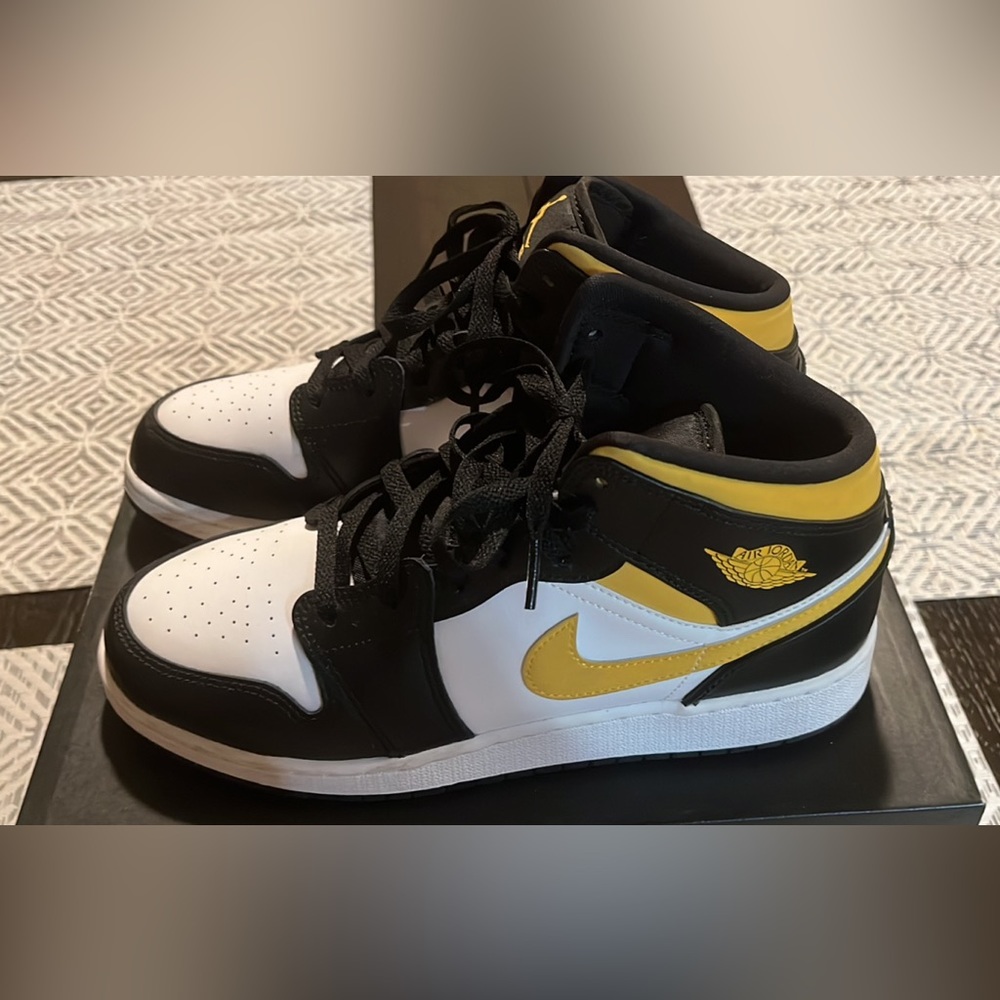 Jordans size 7